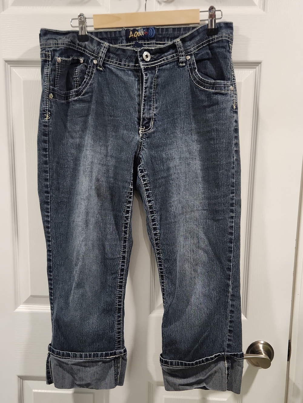 Angels Women’s Relaxed Crop Jeans in Washed Blue